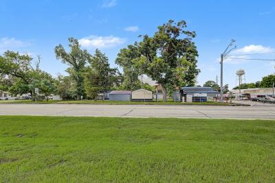 1.06 Acres/ 940 Waller Ave.