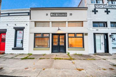 1,928 SF / Office Building @ 4123 Hwy 90