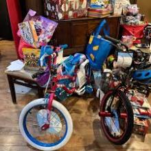 Brookshire & Katy Comes Together Through Holiday Toy Donations 